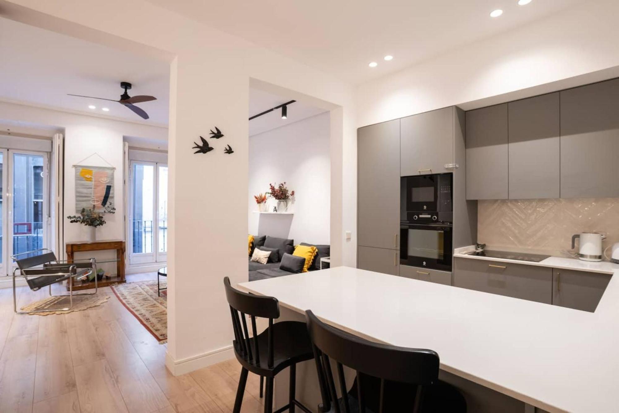 Stylish 2 Bedroom In The Heart Of Appartement